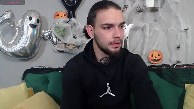 DanyelCarter online show from October 26, 2025, 7:47 pm