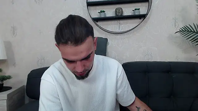 DanyelCarter online show from October 13, 2025, 6:42 pm