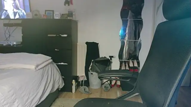 Snapshot of Prill940 chatting on October 28, 2025, 6:45 am Prill940 online show from October 28, 2025, 6:45 am