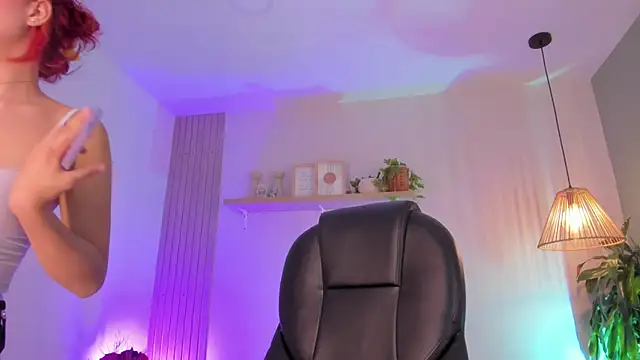 Cristalfoxy  online show from February 10, 2026, 7:46 pm