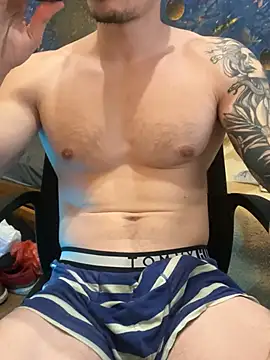 fronkie9384 online show from April 10, 2026, 2:24 pm