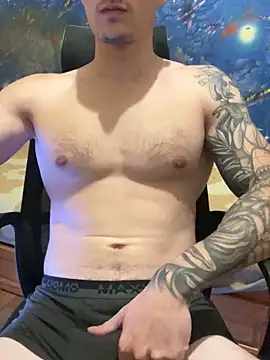 Snapshot of fronkie9384 chatting on November 5, 2025, 4:32 pm fronkie9384 online show from November 5, 2025, 4:32 pm