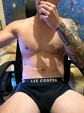 Snapshot of fronkie9384 chatting on October 6, 2025, 9:04 pm fronkie9384 online show from October 6, 2025, 9:04 pm