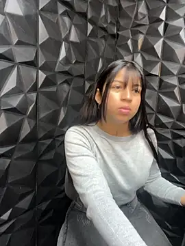 lil charme online show from October 9, 2025, 2:39 pm