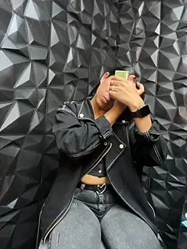 lil charme online show from October 4, 2025, 6:09 pm