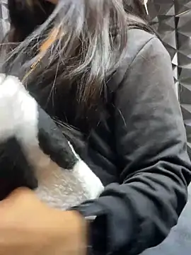 lil charme online show from October 5, 2025, 2:08 pm