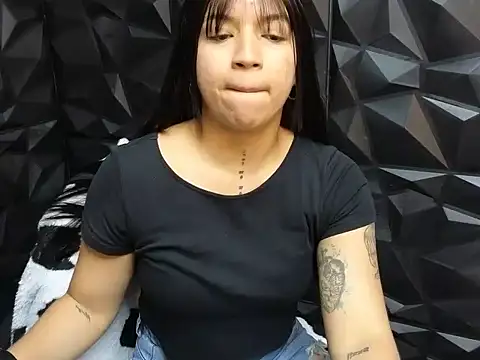 lil charme online show from October 7, 2025, 5:14 pm