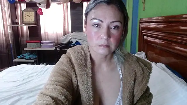  Charlize theron  online show from November 5, 2025, 9:29 pm