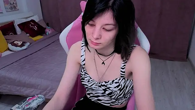 Snapshot of EllinEverly chatting on February 25, 2026, 9:58 pm EllinEverly online show from February 25, 2026, 9:58 pm