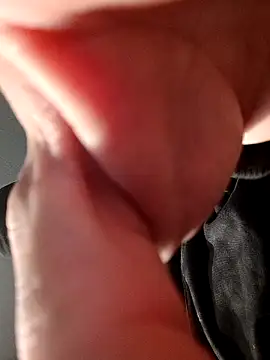 Snapshot of J3tbl4ck chatting on November 1, 2025, 4:01 pm J3tbl4ck online show from November 1, 2025, 4:01 pm