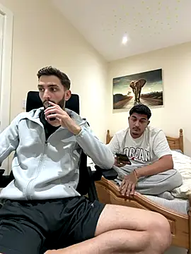 Snapshot of mixedcouplee69 chatting on October 31, 2025, 6:37 pm mixedcouplee69 online show from October 31, 2025, 6:37 pm