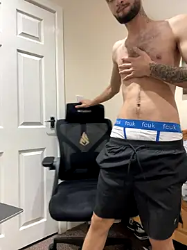 Snapshot of mixedcouplee69 chatting on September 29, 2025, 6:46 pm mixedcouplee69 online show from September 29, 2025, 6:46 pm