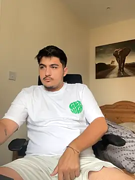 Snapshot of mixedcouplee69 chatting on October 3, 2025, 10:39 am mixedcouplee69 online show from October 3, 2025, 10:39 am