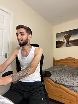 Snapshot of mixedcouplee69 chatting on September 21, 2025, 12:54 pm mixedcouplee69 online show from September 21, 2025, 12:54 pm