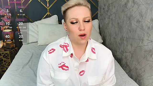 AlexandraGreen online show from November 26, 2025, 9:37 pm