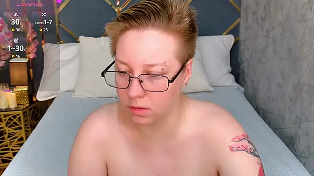 AlexandraGreen online show from October 20, 2025, 3:45 pm