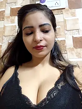 QUEEN-ADITI online show from September 13, 2025, 1:00 pm