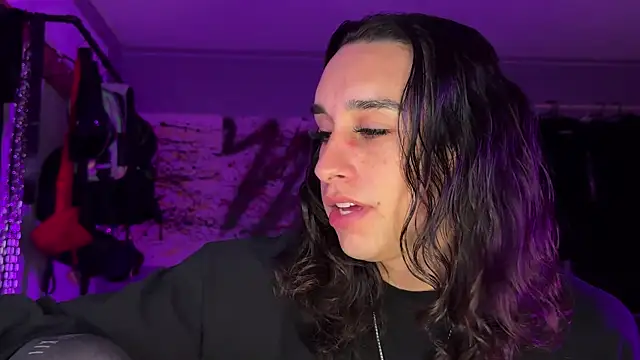 xoFrankie online show from November 13, 2025, 3:10 am