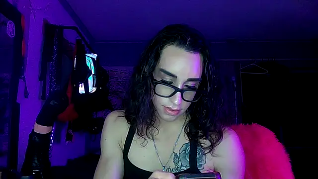 xoFrankie online show from November 10, 2025, 1:54 am