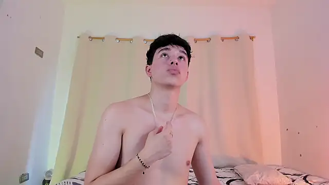 Snapshot of mrhot_night chatting on September 20, 2025, 9:42 pm mrhot night online show from September 20, 2025, 9:42 pm