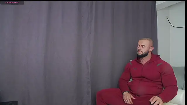 Snapshot of RickyMiami1 chatting on November 1, 2025, 5:40 pm RickyMiami1 online show from November 1, 2025, 5:40 pm