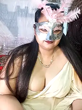 Snapshot of Tanisha-Chy chatting on November 18, 2025, 6:00 pm Tanisha-Chy online show from November 18, 2025, 6:00 pm