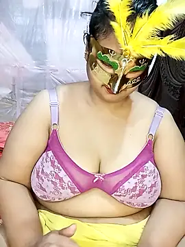 Snapshot of Tanisha-Chy chatting on October 15, 2025, 5:10 pm Tanisha-Chy online show from October 15, 2025, 5:10 pm