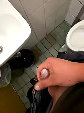 Snapshot of DarkNova9 chatting on September 24, 2025, 4:57 pm DarkNova9 online show from September 24, 2025, 4:57 pm