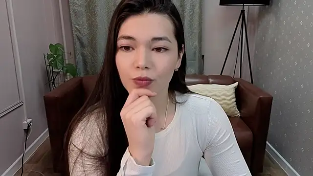 Snapshot of Albi_Glow chatting on November 16, 2025, 4:39 am Albi Glow online show from November 16, 2025, 4:39 am