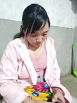 susu-00 online show from October 20, 2025, 3:23 pm