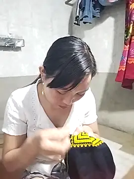 susu-00 online show from September 22, 2025, 2:56 pm