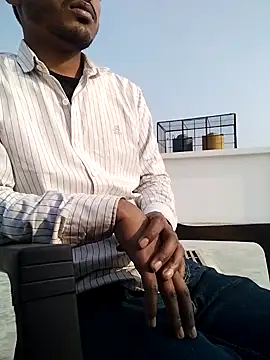 YourTarzan online show from December 4, 2025, 9:41 am