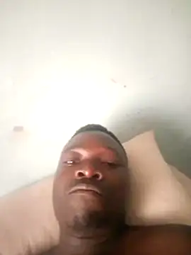 Mrhugeblack online show from November 30, 2025, 7:53 am