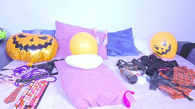 Snapshot of KittySweetness chatting on October 29, 2025, 10:03 am KittySweetness online show from October 29, 2025, 10:03 am