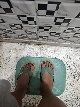 Snapshot of meenu_bhabhi547 chatting on October 21, 2025, 2:11 am meenu bhabhi547 online show from October 21, 2025, 2:11 am