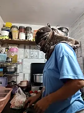 Snapshot of meenu_bhabhi547 chatting on October 8, 2025, 2:35 am meenu bhabhi547 online show from October 8, 2025, 2:35 am