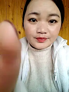 Snapshot of lusy-000 chatting on October 20, 2025, 2:35 am lusy-000 online show from October 20, 2025, 2:35 am