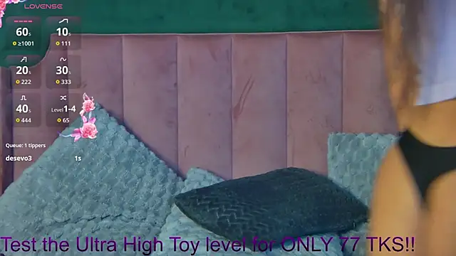 Snapshot of VanessaOlive chatting on October 23, 2025, 6:34 am VanessaOlive online show from October 23, 2025, 6:34 am