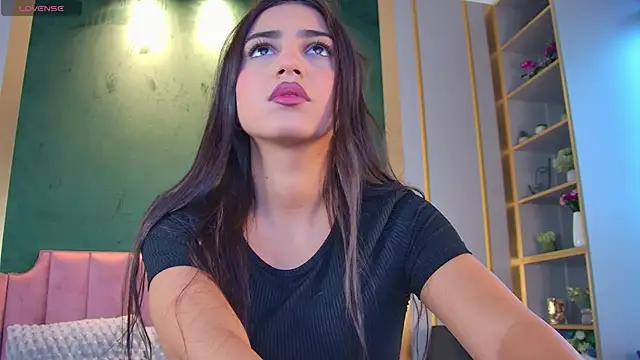 Snapshot of VanessaOlive chatting on October 16, 2025, 5:05 am VanessaOlive online show from October 16, 2025, 5:05 am