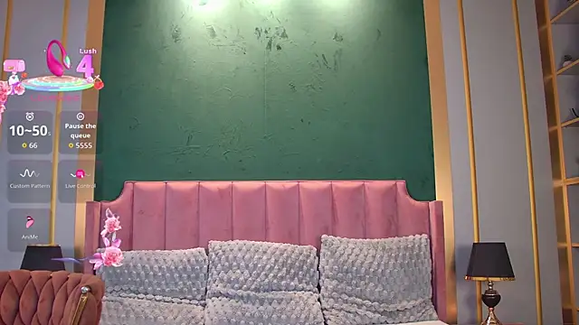 Snapshot of VanessaOlive chatting on October 15, 2025, 6:44 am VanessaOlive online show from October 15, 2025, 6:44 am