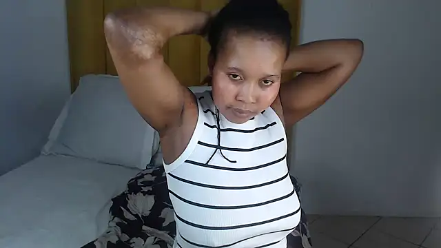 Snapshot of Bella_2025 chatting on January 14, 2026, 4:54 pm Bella 2025 online show from January 14, 2026, 4:54 pm