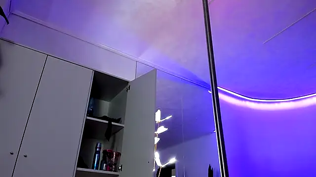 JessicaSky  online show from September 25, 2025, 7:31 pm