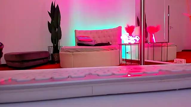 JessicaSky  online show from November 13, 2025, 8:24 pm