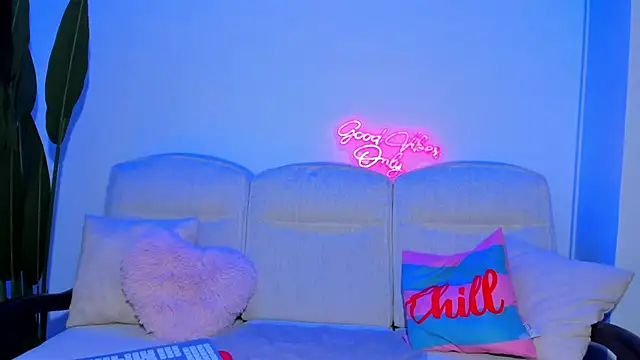 JessicaSky  online show from February 21, 2026, 8:33 pm