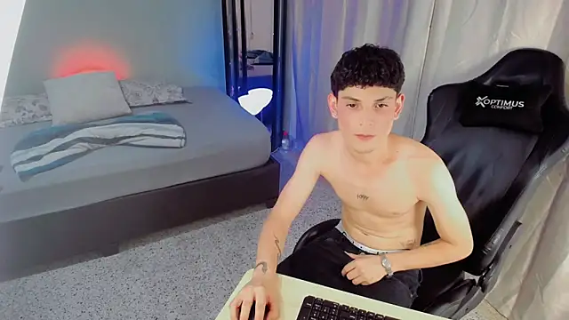 Snapshot of dilan_hott_ chatting on September 26, 2025, 8:49 pm dilan hott online show from September 26, 2025, 8:49 pm