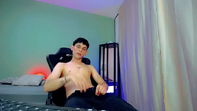 Snapshot of dilan_hott_ chatting on September 27, 2025, 9:10 pm dilan hott online show from September 27, 2025, 9:10 pm