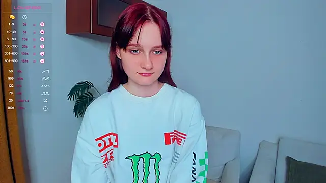 Snapshot of KatyKufel chatting on October 4, 2025, 6:53 pm KatyKufel online show from October 4, 2025, 6:53 pm