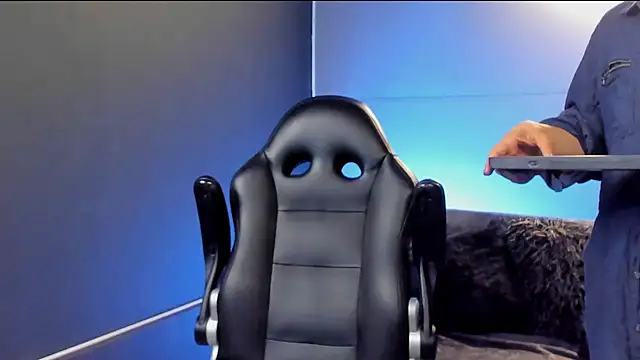 Snapshot of AliceFit_212 chatting on November 1, 2025, 8:30 am AliceFit 212 online show from November 1, 2025, 8:30 am