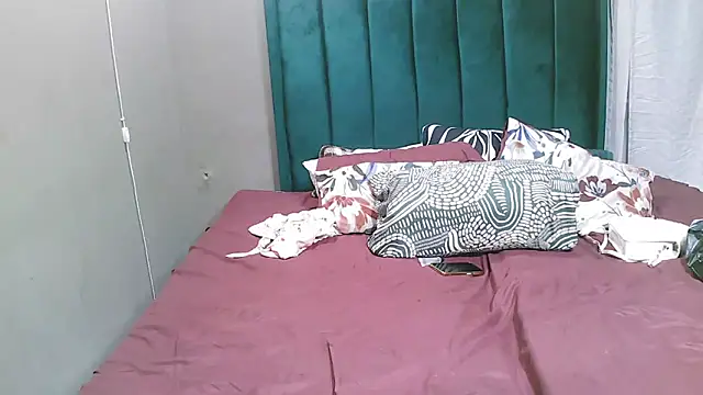 Lovecandy25x online show from September 8, 2025, 5:34 pm