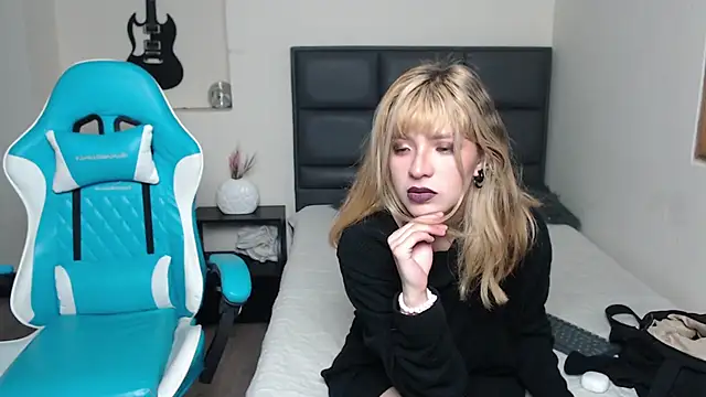 Snapshot of Amnesia_ chatting on October 27, 2025, 1:01 pm Amnesia online show from October 27, 2025, 1:01 pm